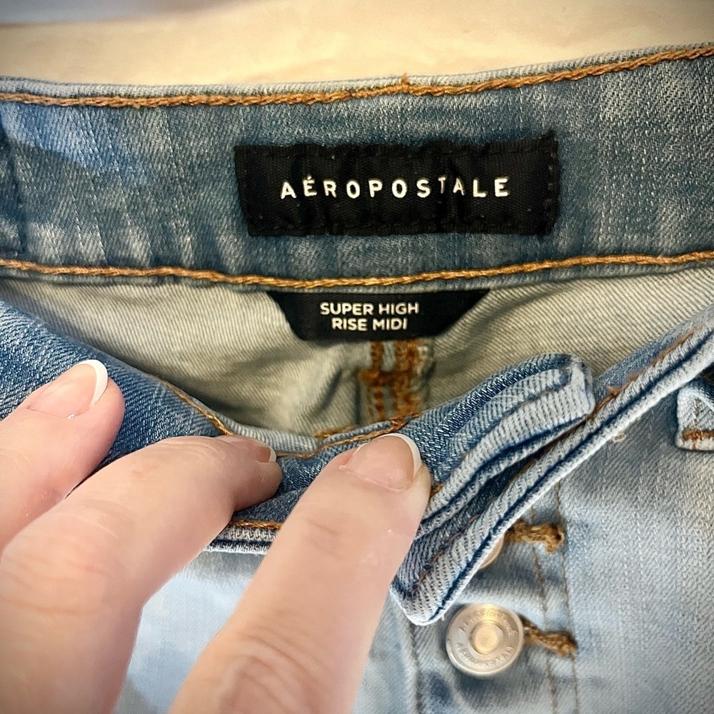 Aeropostale Super High Rise MIDI Light Blue Distressed Jean Shorts - Picture 4 of 5